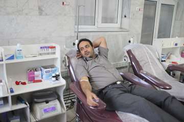 اهدا خون جمعی از کارکنان دامپزشکی استان زنجان به مناسبت هفته دامپزشکی