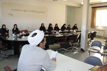 کلاس تفسیر سوره فرقان در ماه مبارک رمضان