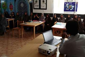 کلاس های آموزشی و ترویجی در روستاهای شهرستان ابهر با محوریت تب برفکی و بروسلوز