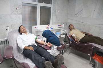 اهدا خون جمعی از کارکنان دامپزشکی استان زنجان به مناسبت هفته دامپزشکی