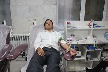 اهدا خون جمعی از کارکنان دامپزشکی استان زنجان به مناسبت هفته دامپزشکی