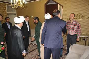 دیدار مدیرکل دامپزشکی استان زنجان با خانواده جهادگر شهید حاج کمال الدین جان نثار