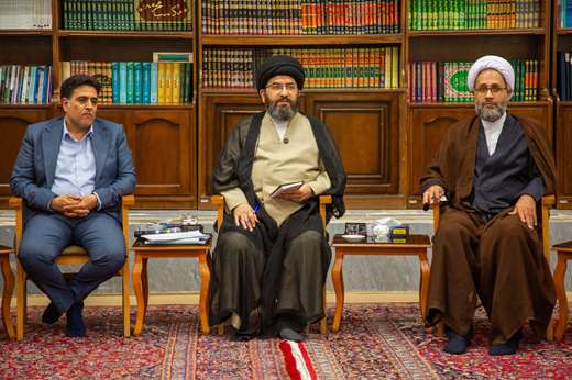 دیدار مدیرکل و کارکنان دامپزشکی استان با نماینده ولی‌فقیه در زنجان / حجت‌الاسلام والمسلمین سید مصطفی حسینی: نظارت بر غذای سالم و حلال، جهاد در مسیر صیانت از سلامت و سرمایه‌های کشور است