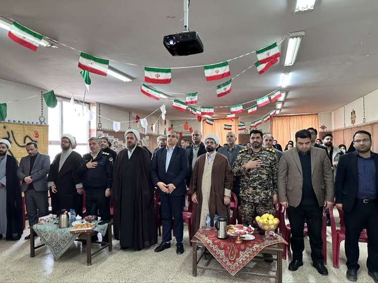 حضور رئیس و کارکنان دامپزشکی شهرستان خرم‌دره در مراسم گلباران مزار شهدا و زنگ انقلاب