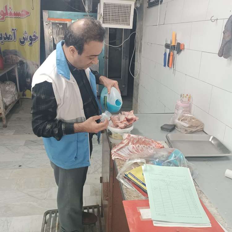 پشت پرده بازرسی‌های سرزده در ایجرود؛ ۴ کیلوگرم فرآورده غیربهداشتی پیش از رسیدن به سفره‌ها شکار شد