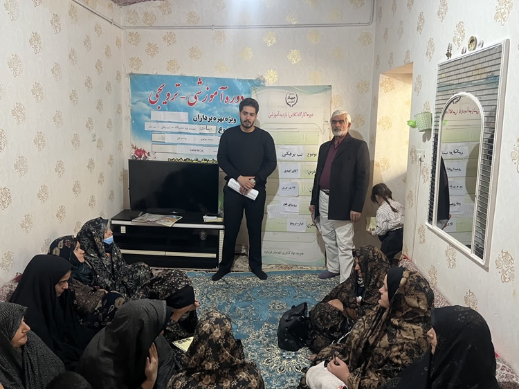 اجرای طرح سراسری آموزش و ترویج در روستاهای شهرستان خرم‌دره توسط اداره دامپزشکی